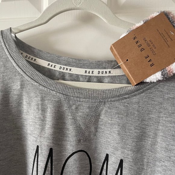 New Rae Dunn Gray Plus Size Mom Life Sweatshirt 3X and Cozy Socks - Picture 4 of 12